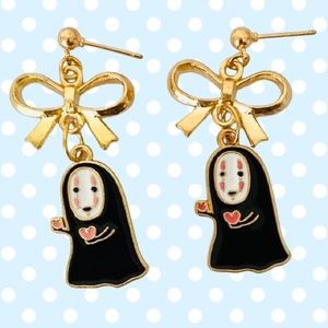 ☁️ kaonashi no face earrings with gold ribbons